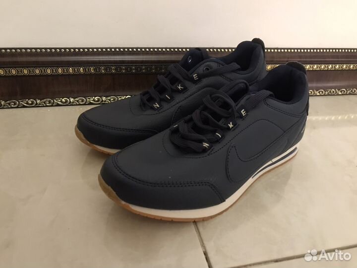 Кроссовки Nike