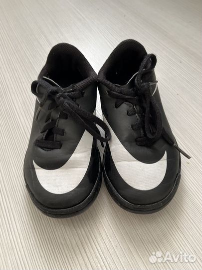 Бутсы сороконожки nike