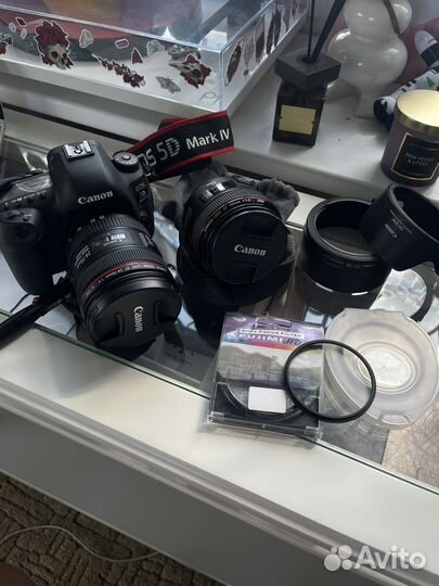 Зеркальный фотоаппарат Canon 5d Mark IV