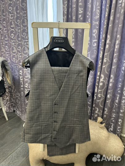 Мужской костюм тройка 52