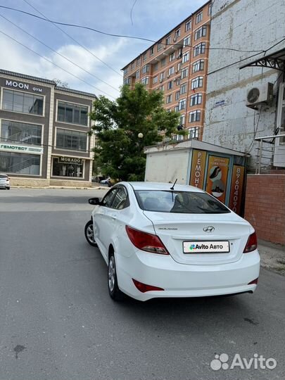 Hyundai Solaris 1.4 AT, 2016, битый, 200 000 км
