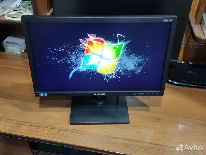 Монитор Samsung 19 дюймов