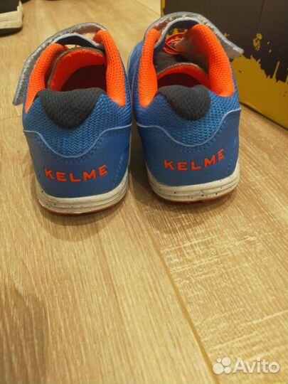 Бутсы футбольные сороконожки kelme 34