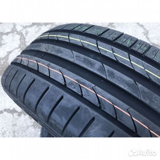 Tracmax X-Privilo TX3 235/50 R18