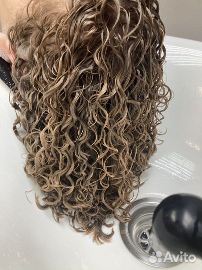 Био завивка волос модель Химия локоны парикмахер