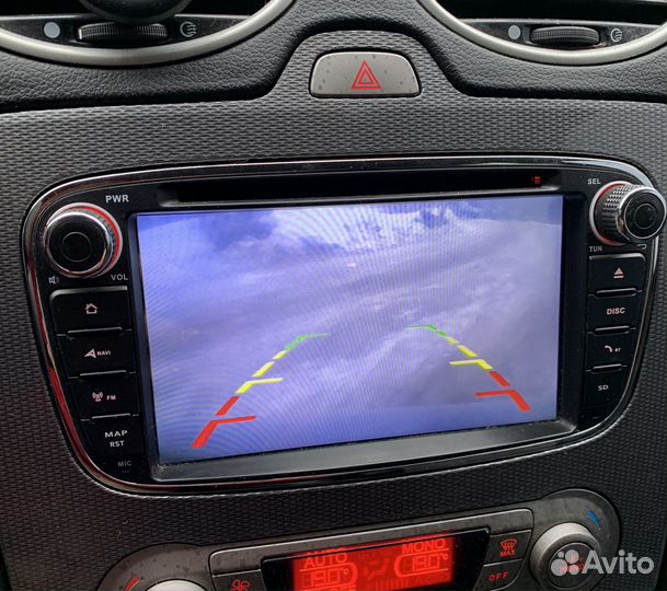 Магнитола Isudar H53 на Ford