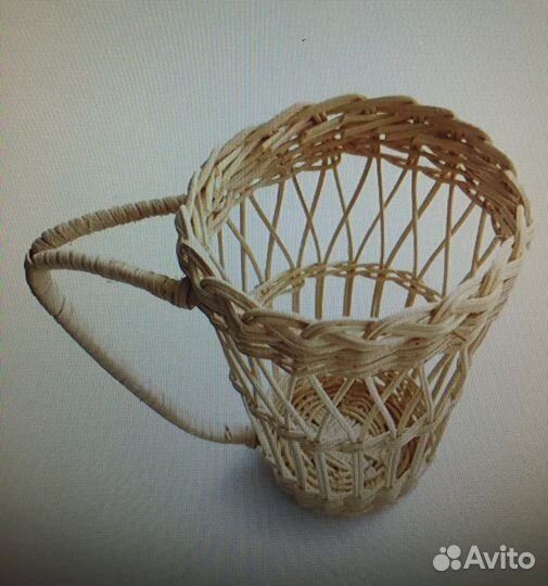 Подстаканник из ротанга