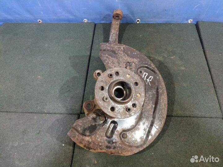 Кулак передний правый Mercedes-Benz Ml164 164