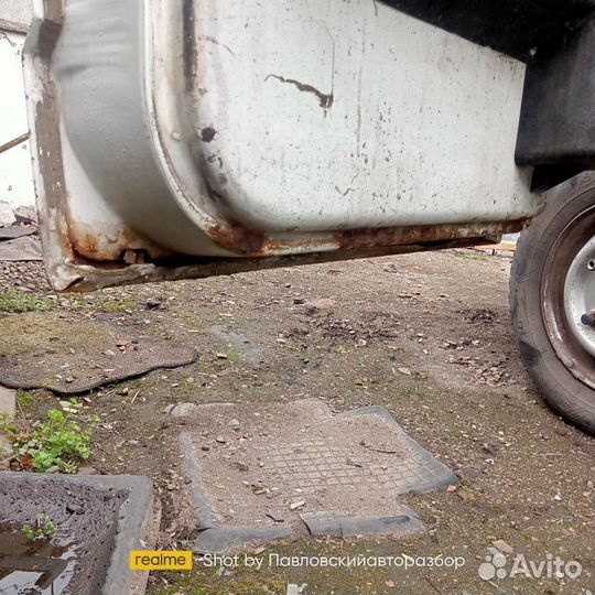 Дверь левая Renault Trafic 1 80-01