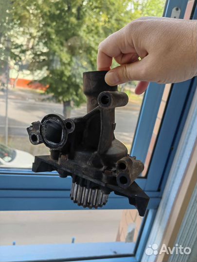 Водяной насос помпа. Citroen peugeot оригинал