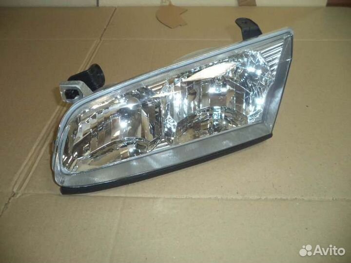 Фара левая передняя левая Toyota Camry Gracia