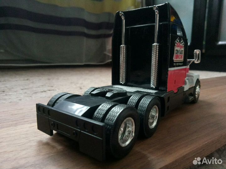 Модель грузовика