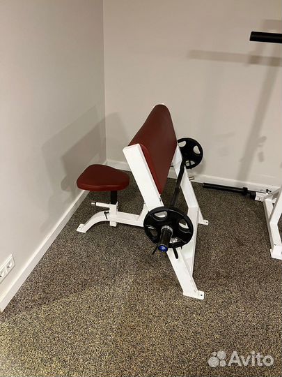 Скамья скотта (бицепс сидя)