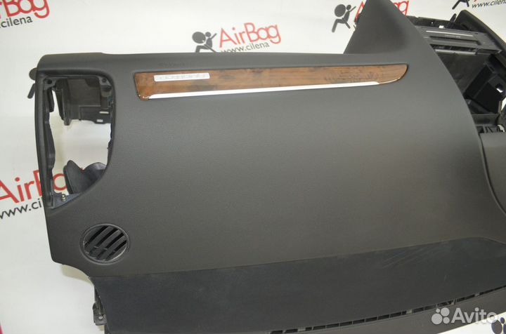 Торпедо панель приборов Audi Q7