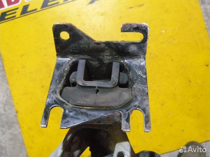 Кронштейн опоры МКПП для Renault Logan 2 Sandero 2