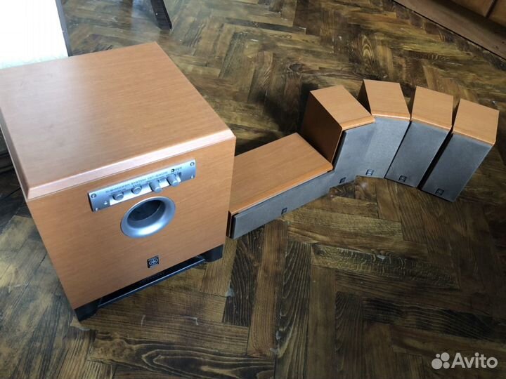 Сабвуфер и 5 колонок yamaxa