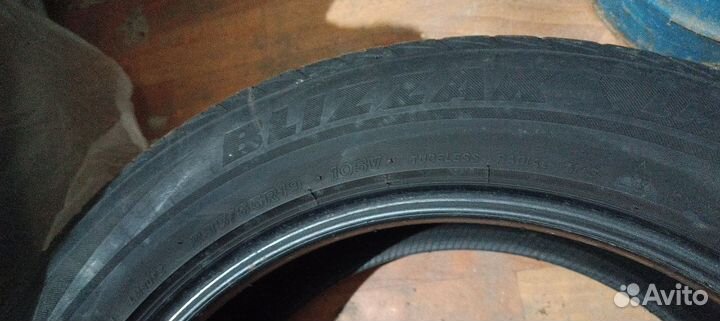 Bridgestone Blizzak LM-80 235/55 R19 105