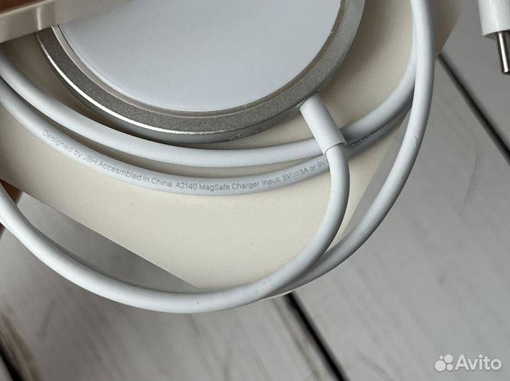 Беспроводная зарядка magsafe charger