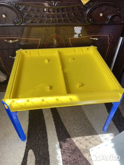 Детский стол и стульчики