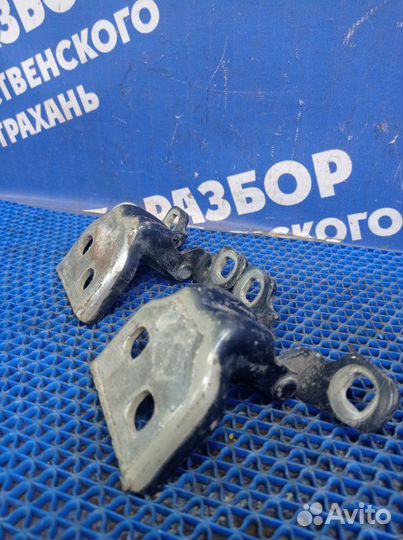 Петля двери Renault Logan 1 седан 2008