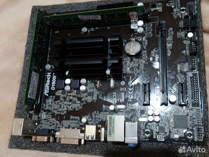 Материнская плата D1800M с процессором и 8 Гб DDR3