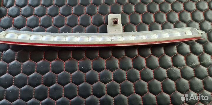 Дополнительный стоп сигнал Mercedes ML166