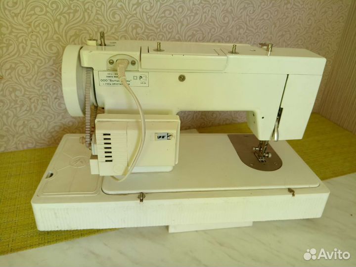 Швейная машинка чайка 144а
