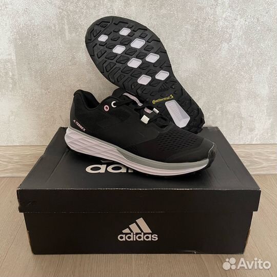 Кроссовки adidas