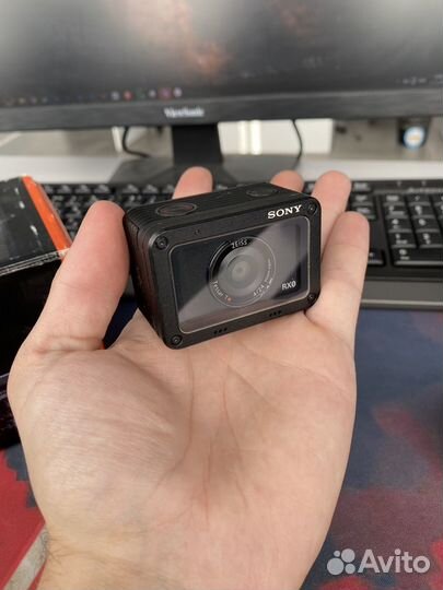 Экшн камера sony RX0