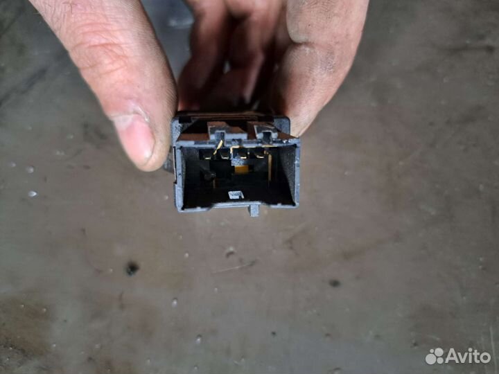 Кнопка подушки на Porsche Cayenne 955