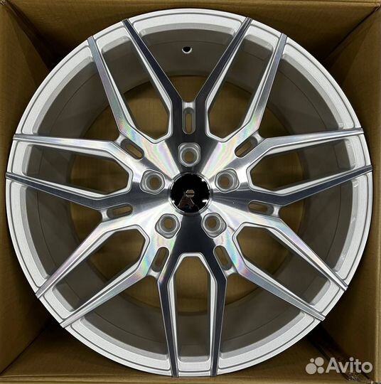 Диски на Toyota Highlander Тойота Хайлендер R19