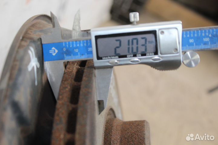 Задняя левая ступица Mercedes S-Class W140