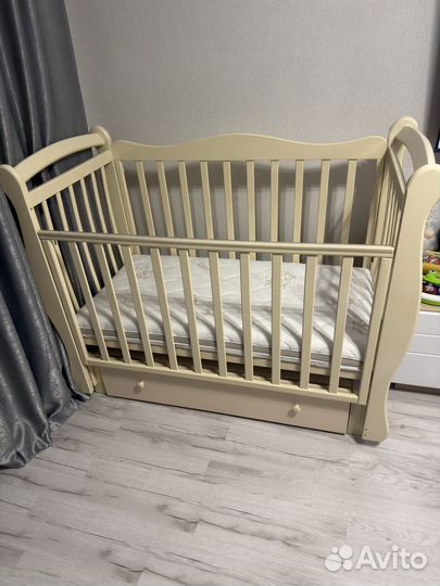 Кроватка детская