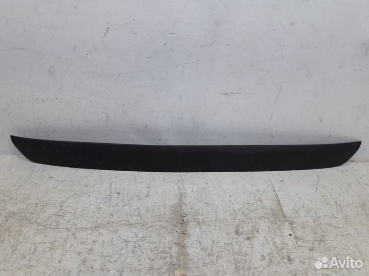 Наклакдка крышки багажника Toyota Rav4 XA50 2018