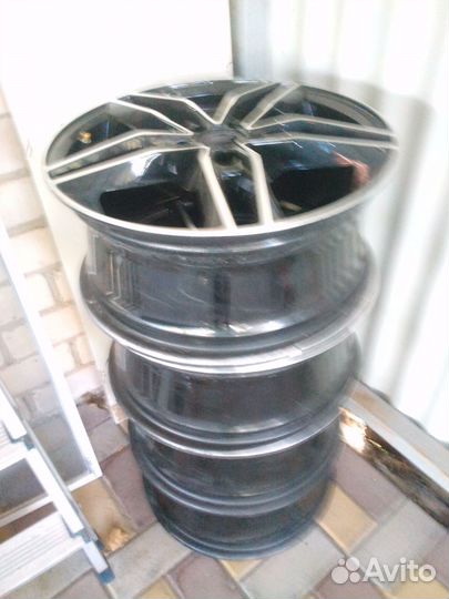 Диски на авто r16