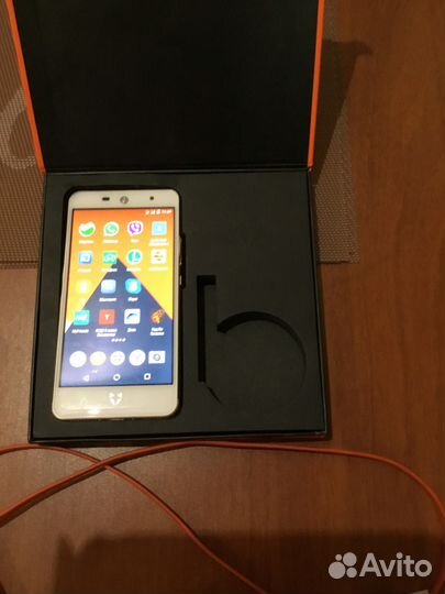 Wileyfox swift 2 plus Смартфон