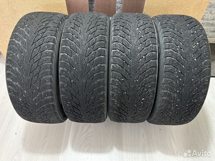 Nokian Tyres Hakkapeliitta R2 215/55 R17