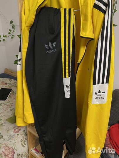 Спортивный костюм