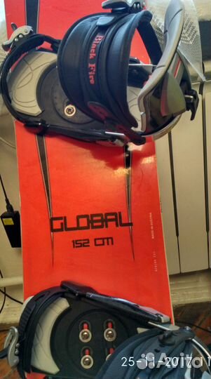 Комплект: сноуборд, крепления, ботинки, шлем