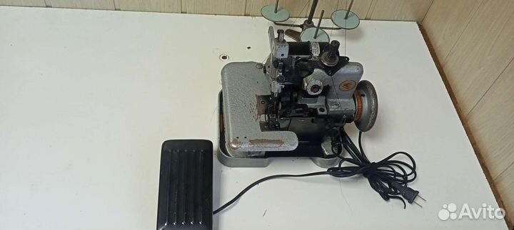 Оверлок промышленный