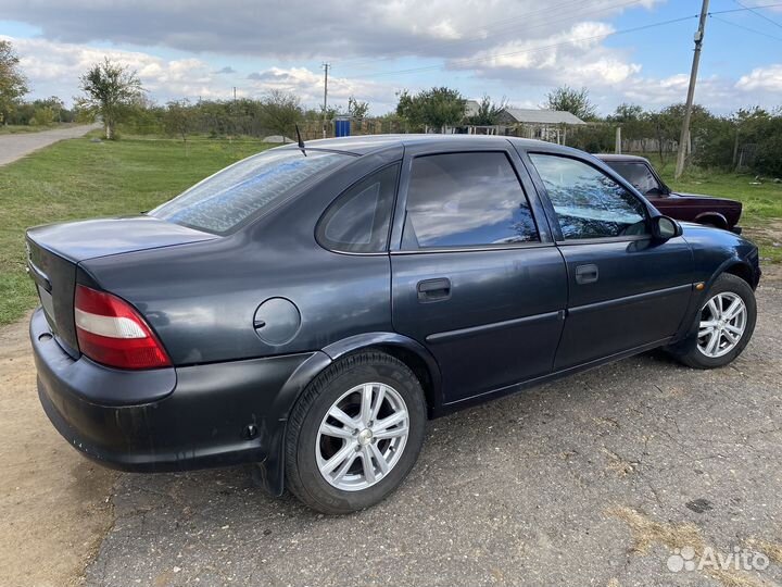 Opel Vectra 1.8 МТ, 1997, 200 000 км