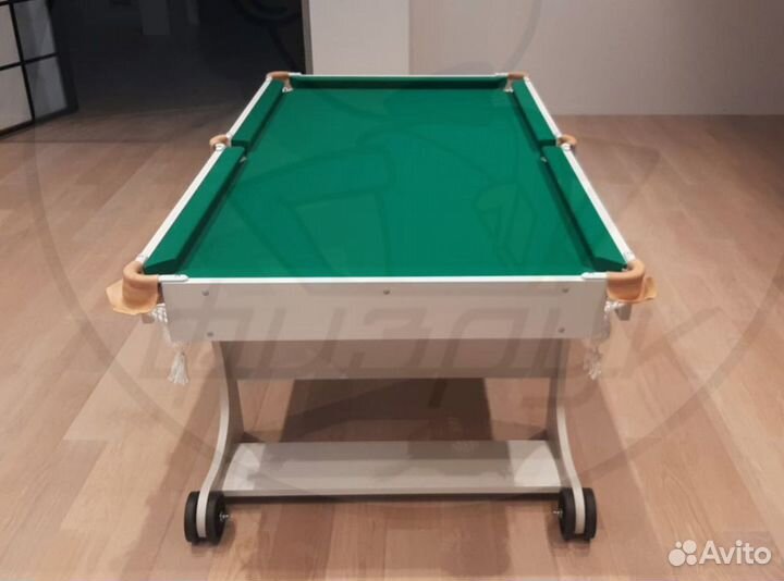 Бильярдный стол