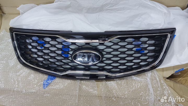 Решетка радиатора - KIA Sportage R 2.0 Turbo GDI