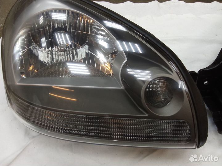 Фары левая правая Hyundai Tucson 1 оригинал
