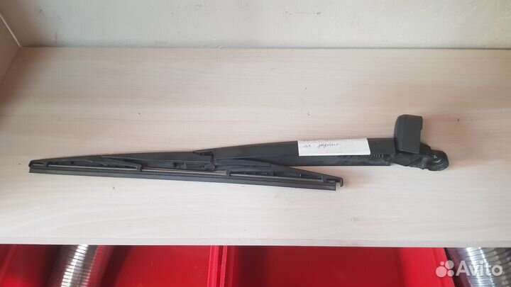 Поводок заднего стеклоочистителя actyon