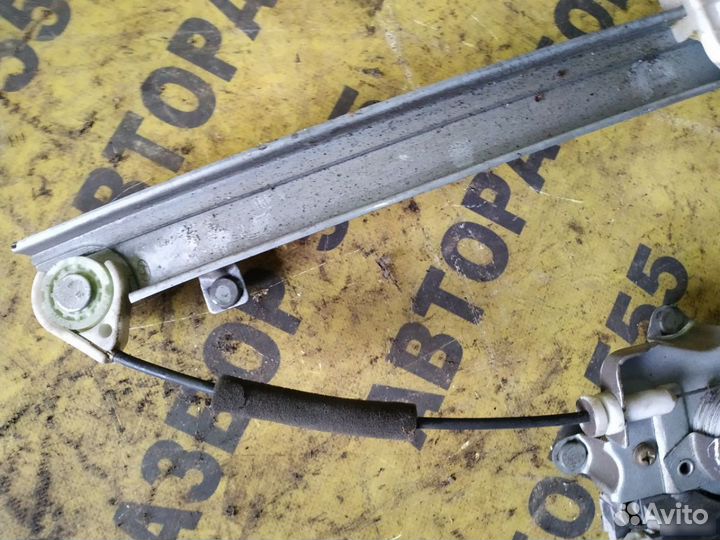 Hyundai Sonata 5 Стеклоподъемник задний левый