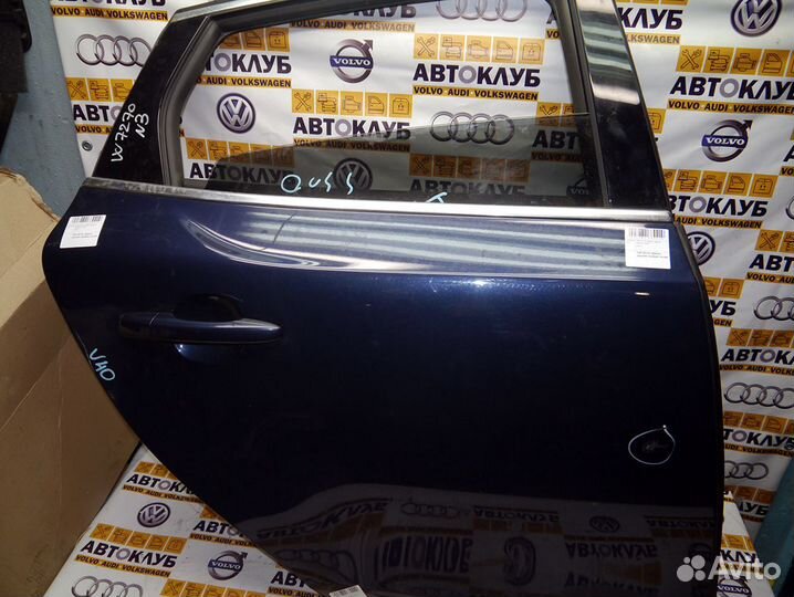 Дверь задняя правая Вольво V40 2013+ синяя