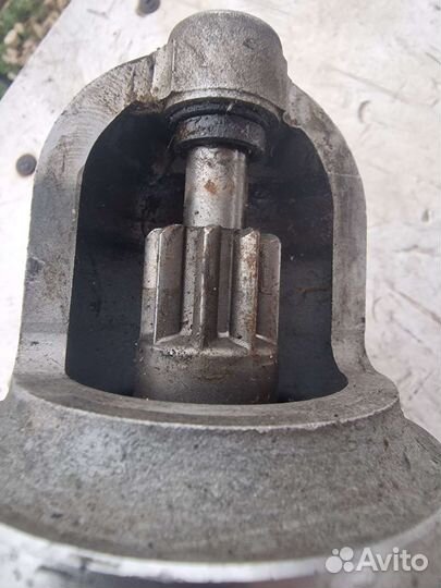 Судовой стартер левого вращения