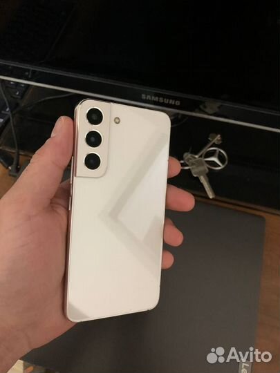 Samsung Galaxy S22, 8/128 ГБ