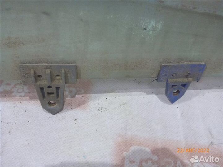 Стекло двери переднее правое Nissan Almera N16